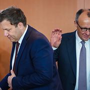 Tysklands förbundskansler Friedrich Merz tillsammans med finansministern Lars Klingbeil