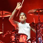 Trummisen Travis Barker. 