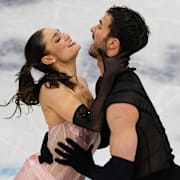 Laurence Fournier Beaudry och Guillaume Cizeron under  OS-tävlingarna i Cortina.