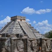 Chichén Itzá lockar besökare från hela världen.  