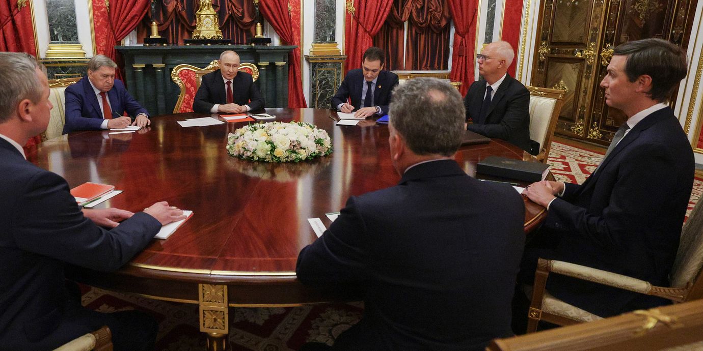 Kushner och Witkoff i samtal med Putin.