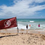 Badare varnas för Erin i Puerto Rico.