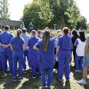 Vårdpersonal samlade i samband med sommarens strejk inom vården. 