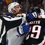 Förra gången lagen möttes blev matchen stökig, den här gången var det något lugnare.