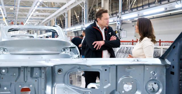 Elon Musk vid Teslas fabrik i Texas. Gyula Bartos / AP