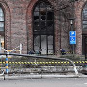 Avspärrningar vid Stockholms stadshus efter kraschen.