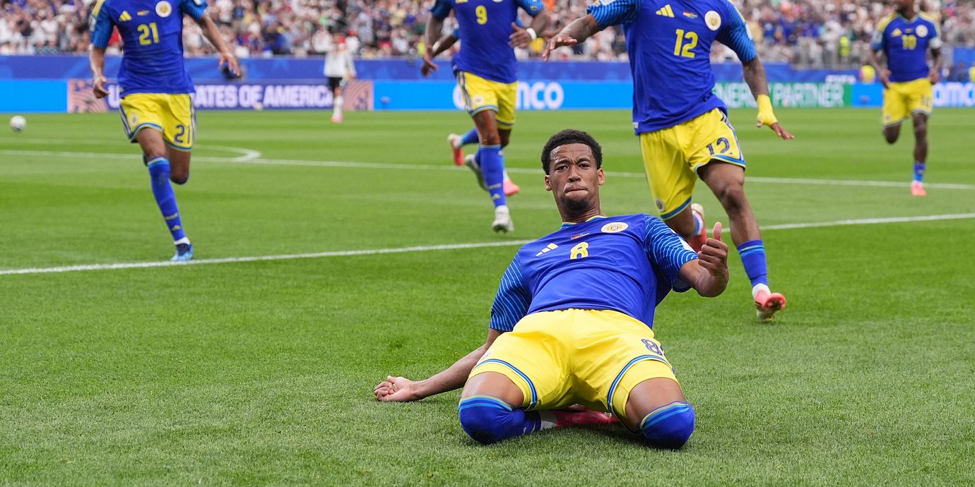 Livano Comenencia efter målet mot Tyskland.