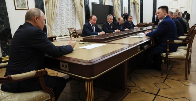 Putin i möte med sitt säkerhetsråd. Gavriil Grigorov / AP