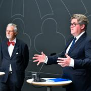 Justitieminister Gunnar Strömmer (M) och den särskilda utredaren Krister Thelin (t vänster) presenterar utredningen om tiggeri.