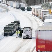 Uppemot tusen bilar fastnade i kökaoset.