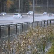 Stora vattenmängder i Stockholmstrakten på lördagen.