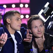 Samir & Viktor med bidraget Hela världen väntar gick inte vidare till final i lördagens deltävling 1 av Melodifestivalen 2024 i Malmö Arena. 