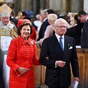 Kung Carl Gustaf och drottning Silvia under tacksägelsegudstjänsten Te Deum med anledning av kungaparets guldbröllop i Slottskyrkan.