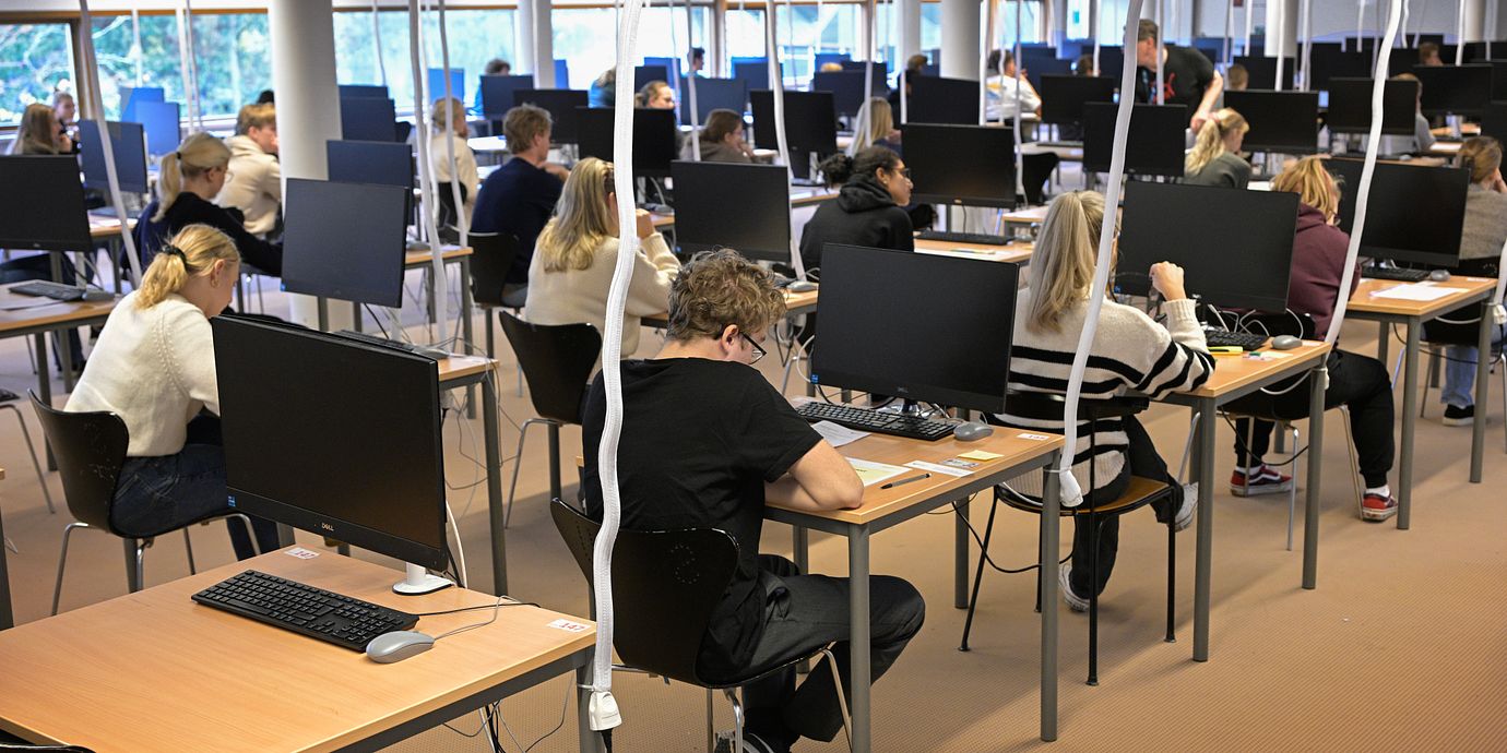 Illustrationsbild: Högskoleprovet. Debattörens forskning visar att friskolelever får högre gymnasiebetyg men klarar sig sämre på högskolan.