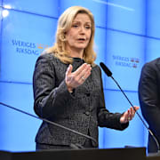 Centerpartiets ledare Elisabeth Thand Ringqvist (C) och partisekreterare Hannes Hervieu (C).