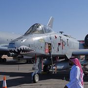 En amerikansk Air Force A-10 Thunderbolt II som visas på en mässa i Saudiarabien.
