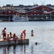 Badbrygga i norra hamnen, Luleå. + 30 grader även på kvällen.