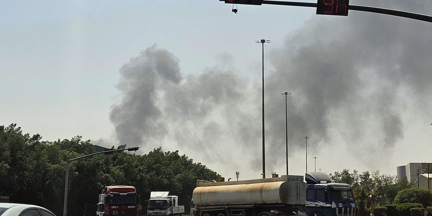 Rök över Saudiarabiens huvudstad.