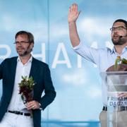 SD:s gruppledare Jörgen Fogelklou med partiledare Jimmie Åkesson