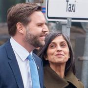 JD och Usha Vance efter det omtalade talet i München i februari.