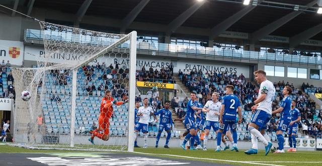 Bild från matchen.  PETER HOLGERSSON / BILDBYRÅN