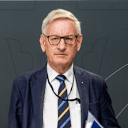 Carl Bildt (M).