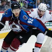 Colorados Gabriel Landeskog och Ottawas Cody Ceci. Arkiv från 12 mars 2017. 