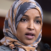 Representanthusledamöterna Melanie Stansbury, Ilhan Omar och Yassamin Ansari. Arkivbilder.