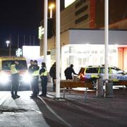 Barnet hittades utanför Coop i Bäckebol, där den misstänkta kvinnan även greps av polisen.