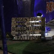 Tältlägret med studenter utanför Göteborgs universitet i november 2024.