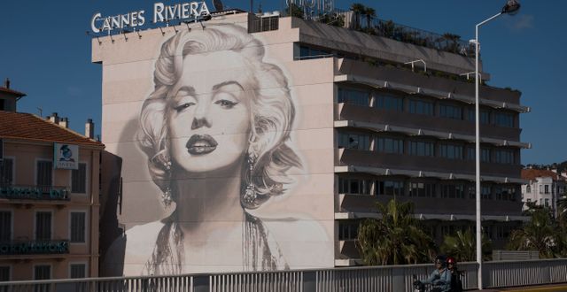 Marilyn Monroe-målning i Cannes. Daniel Cole / AP