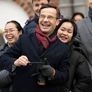 Statsministerns Ulf Kristersson och två av döttrarna.