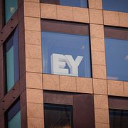 EY:s logotyp.