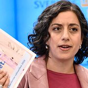 Liberalernas partiledare Simona Mohamsson (L) under en pressträff om partiets valmanifest i början av juni.