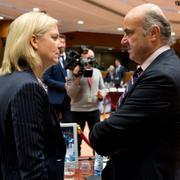 Magdalena Andersson (S) med ECB:s vice ordförande Luis de Guindos. 