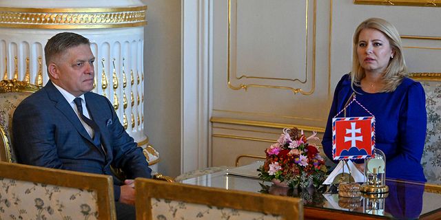 Smers partiledare Robert Fico och Slovakiens president Zuzana Caputova. Vaclav Salek / AP