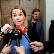 Centerpartiets ordförande Katri Kulmuni har meddelat att hennes parti saknar förtroende för Rinne. Centerpartiet har ingått i SDP:s regeringskoalition.