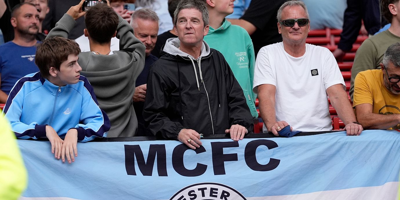 Noel Gallagher på en av klubbens matcher.