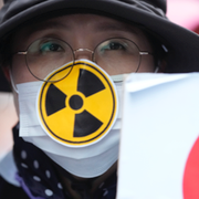 Flera protester har hållits mot planerna i Japan