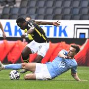 MFF:s Pavle Vagic och AIK:s Erick Ouma Otieno.