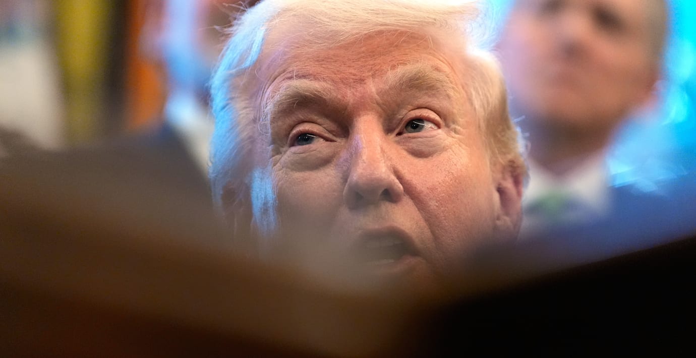 President Donald Trump i Vita huset i natt.