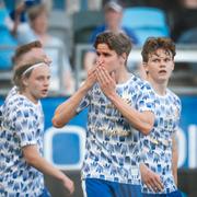 Gustaf Norlin (#14) jublar med lagkamraterna efter sitt 1-0-mål under tisdagens fotbollsmatch i allsvenskan mellan IFK Göteborg och Mjällby AIF på Gamla Ullevi. 