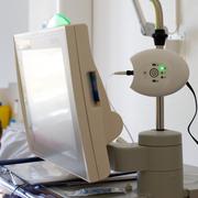 Redsense Medical är ett svenskt medtechbolag med bas i Halmstad som utvecklat en övervakningsteknik som larmar för blodläckage hos dialyspatienter. 