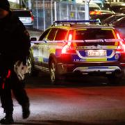 Polis på plats vid restaurangen i Angered efter skotten.