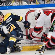 HV71s Lawrence Pilut under semifinal 1