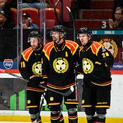 Brynäs Johannes Kinnvall jublar tillsammans med lagkamrater.