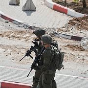 Israeliska soldater i Hebron på lördagen.