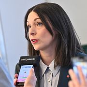 Teresa Carvalho, Socialdemokraternas rättspolitiska talesperson, under dagens pressträff.