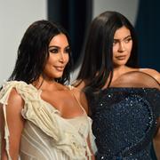 Kim Kardashian West och Kylie Jenner i februari.