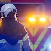 Polis misstänker att den explosionsartade bilbranden var anlagd. Bilden är en genrebild.